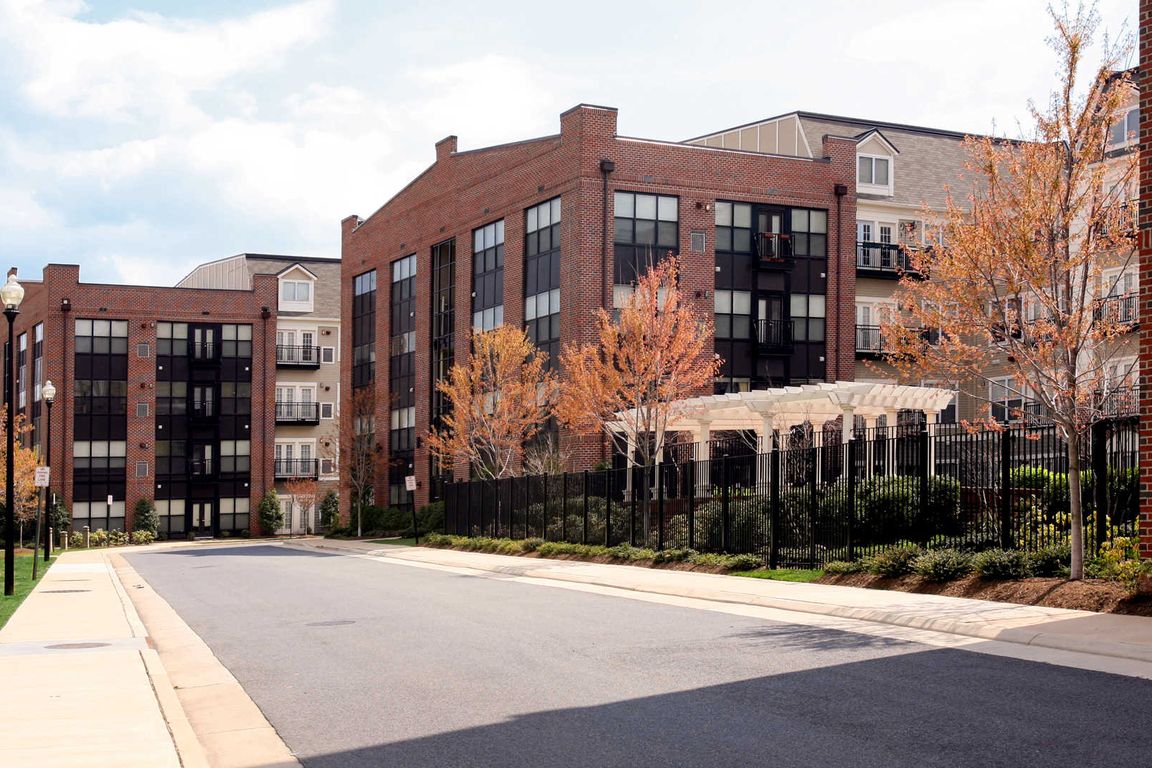 Carlyle Mill Apartments
