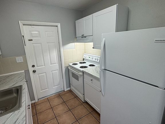 4th image of 1429 22nd Ave E