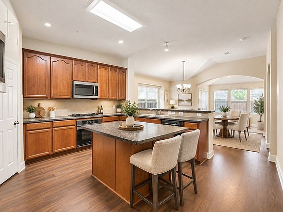 3rd image of 12618 Red Hawk Dr