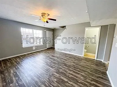 3 bed, 1.5 bath, 1218 sqft, $1,100 — Photo 3