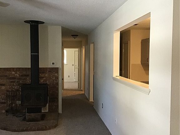 4th image of 2001 Cypress Pl #A & B