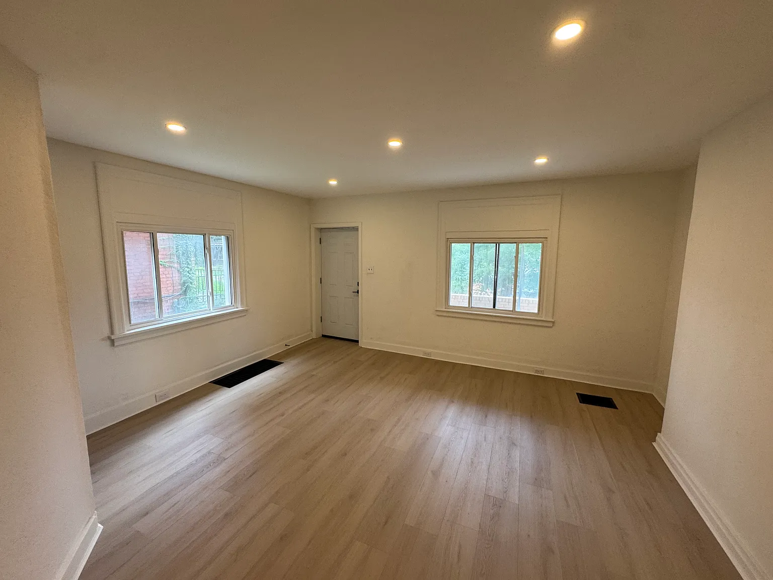 4 bed, 2.5 bath, 1970 sqft, $1,700 — Photo 3