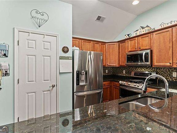 5th image of 315 Winthrope Dr