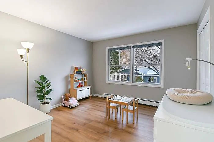 565 Maple Ave #8 — Photo 11