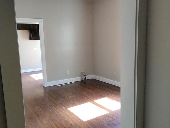3rd image of 37 Holland Pl