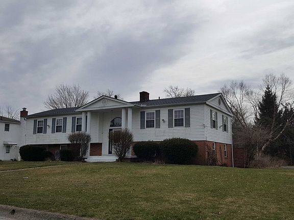 3rd image of 5465 Walshire Dr