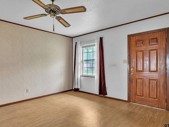3rd image of 600 N Lake St