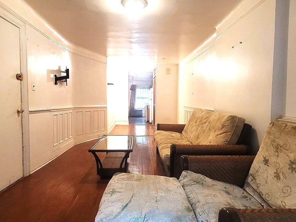 2nd image of 840 Lincoln Pl #1