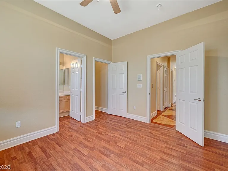 9462 Castillana Ct — Photo 32