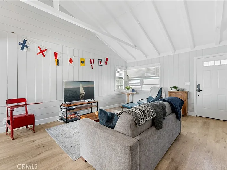 216 Agate Ave #1/2 — Photo 6