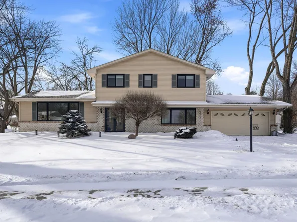 9912 Little Rd, Bloomington, MN 55437