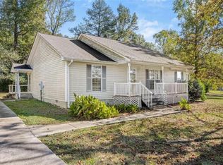 745 Seagraves Mill Rd, Hull, GA 30646