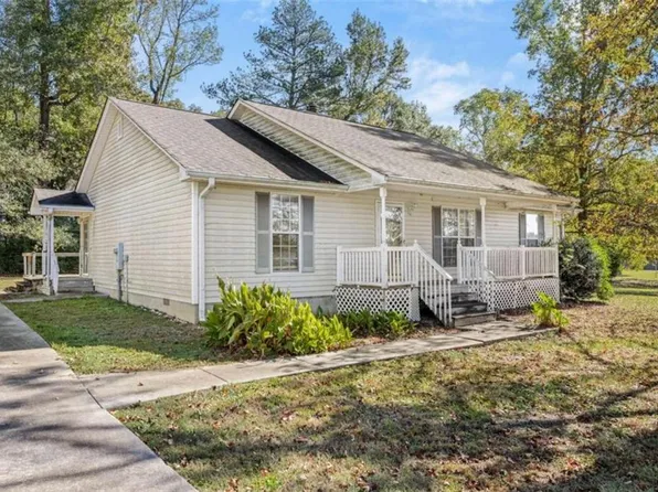 745 Seagraves Mill Rd, Hull, GA 30646