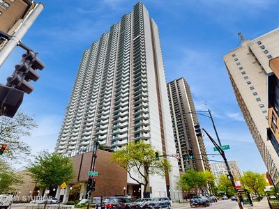 6033 N Sheridan Rd APT 27B, Chicago, IL, 60660