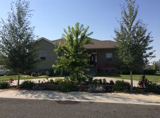 100 W 10th St, Lovell, WY 82431
