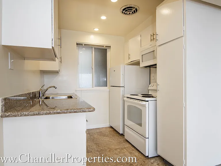 1220 Clayton St — Photo 5