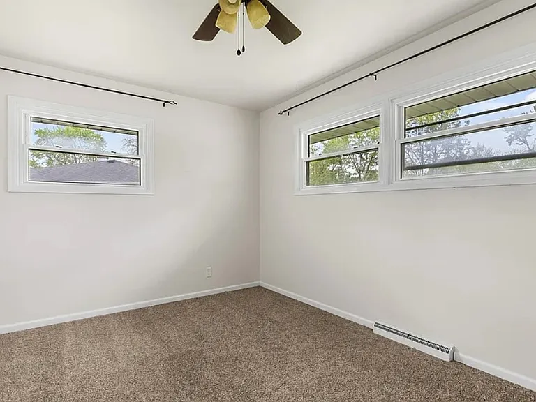 107 Crestview St — Photo 8
