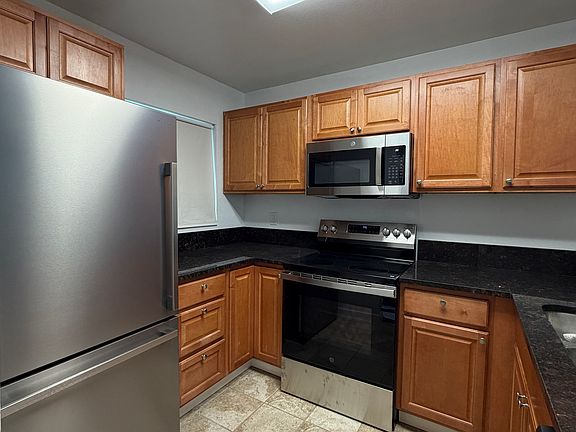 5th image of 7405 Charmant Dr