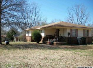 1802 Oxford Cir SW, Decatur, AL 35601