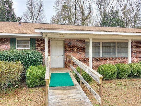 3rd image of 595 Woodland Dr
