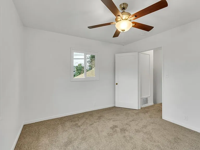 2549 Cumberland Rd — Photo 5