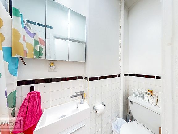 4th image of 121 E 97th St APT 42