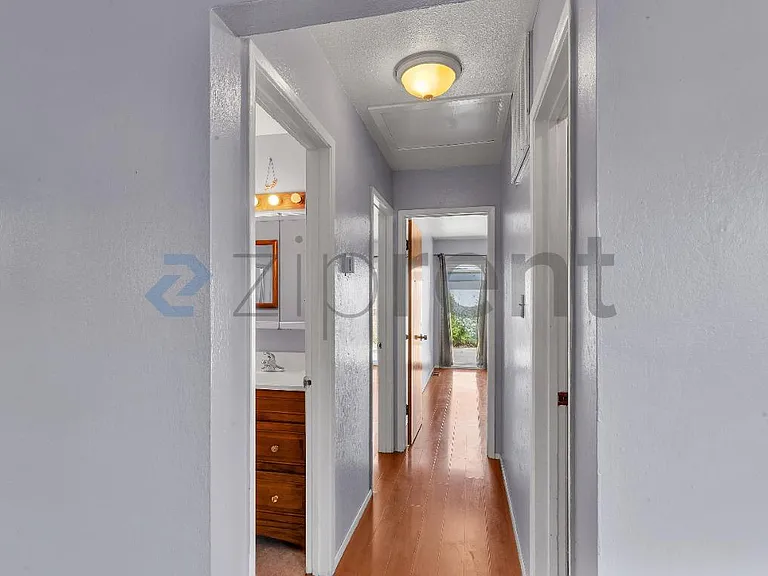 2121 Esmond Ave — Photo 15