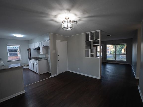 2nd image of 2530 Lakeside Dr