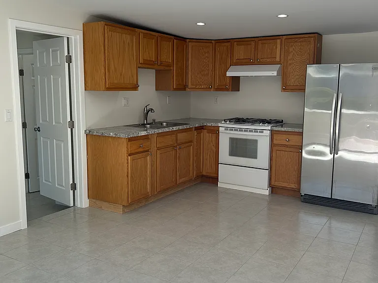 1015 W 17th St #1/2 — Photo 1