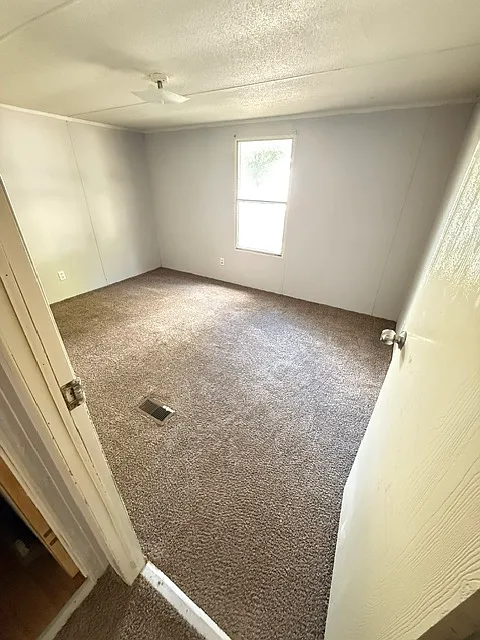 2 bed, $900 — Photo 2