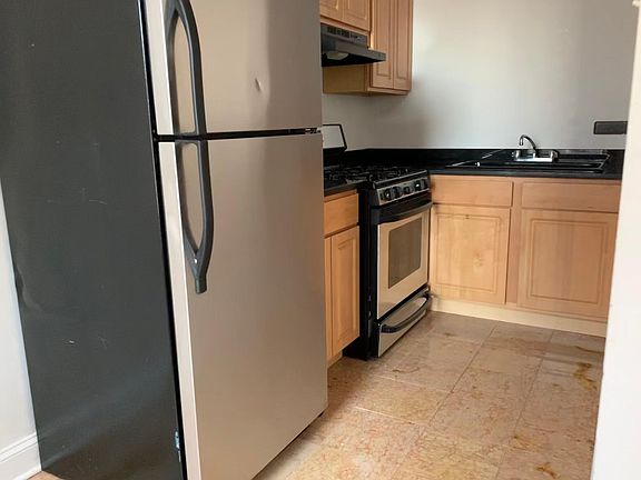 2nd image of 920 W Carmen Ave #3