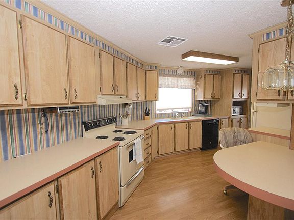 3rd image of 965 W Desert View Ln