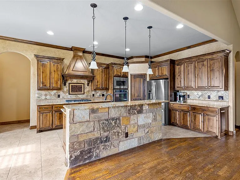 1317 Bluff Springs Dr — Photo 12