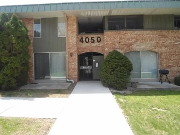 4050 W River Edge Cir #25, Milwaukee, WI 53209