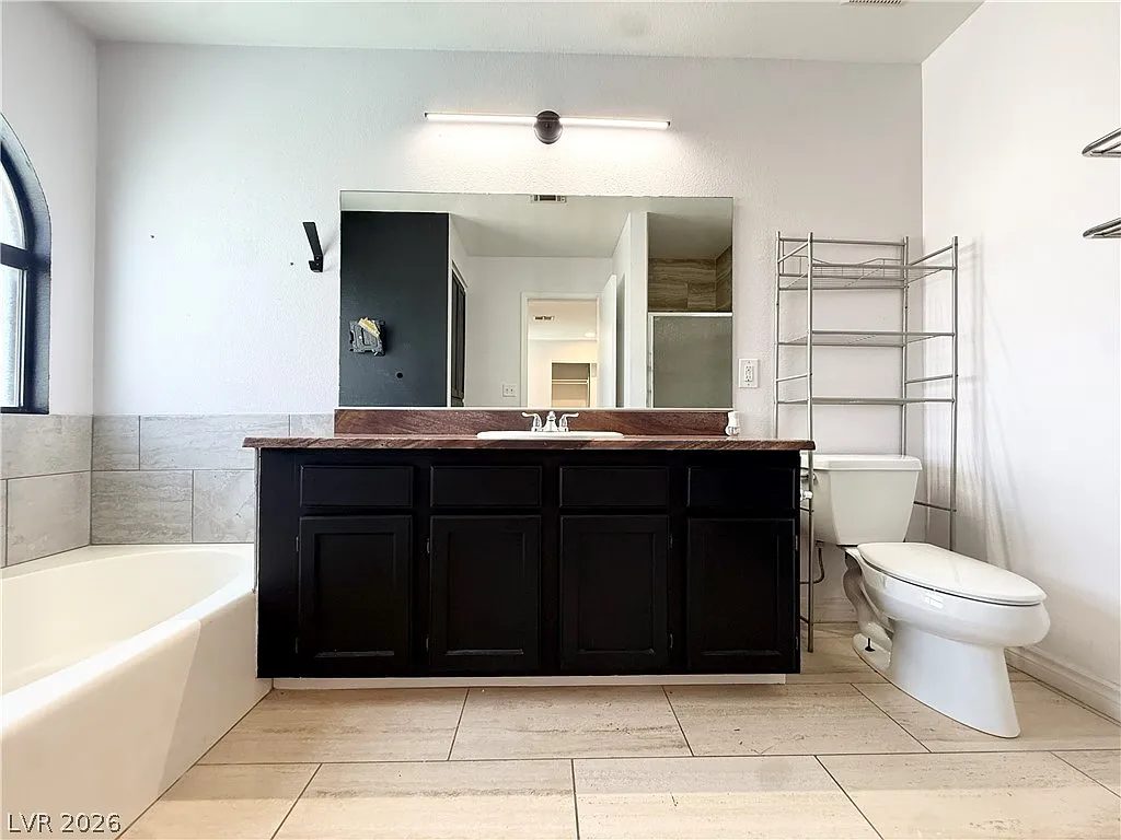 4 bed, 2.5 bath, 1638 sqft, $2,240 — Photo 4