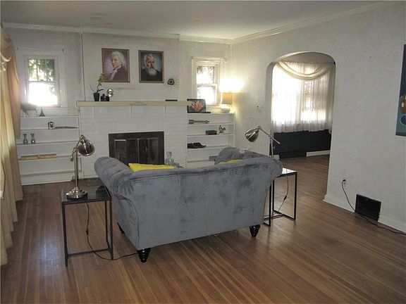 4th image of 1201 N Shannon Ave