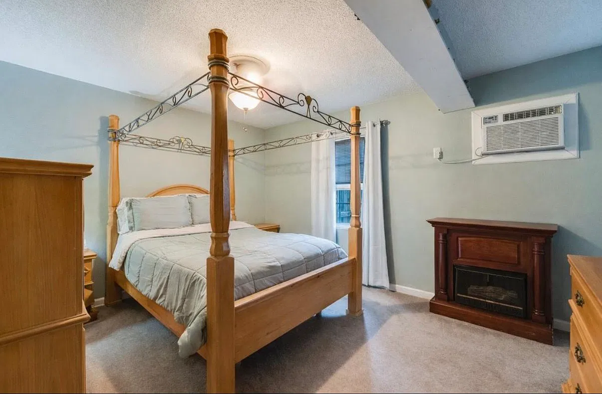 2 bed, 1100 sqft, $1,850 — Photo 4