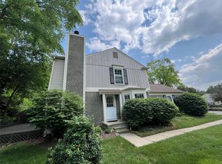 1564 Gas Light Ln #192, Rochester, MI 48306
