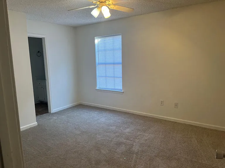 5233 E Hunters Chapel Ct #C — Photo 5