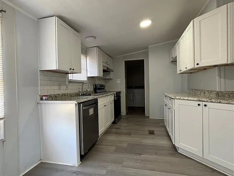 16509 Brittany Way — Photo 5