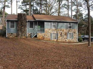 10 Cumberland Dr, Rex, GA 30273