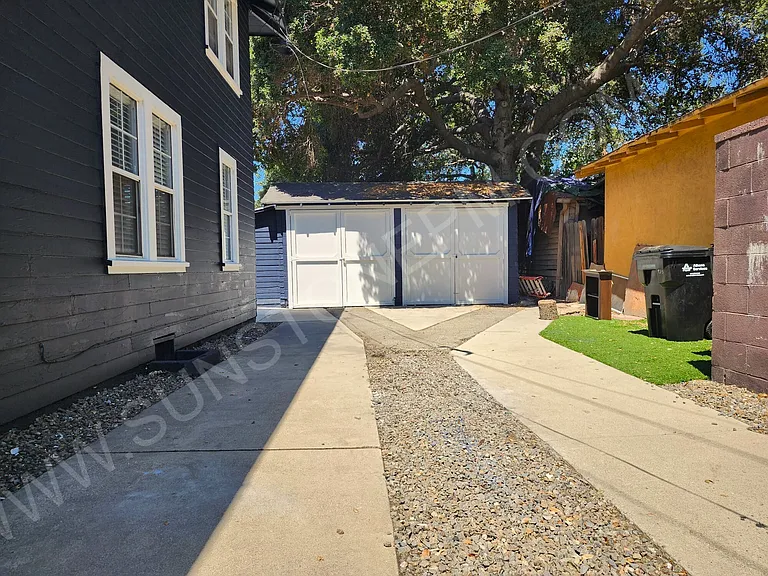975 N Eleanor St — Photo 26