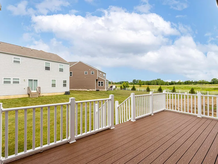7576 Bullseye Dr — Photo 35
