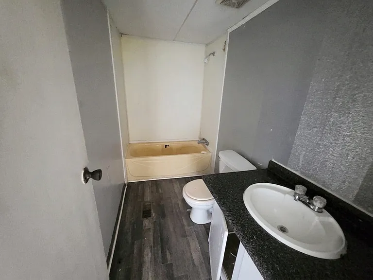 Oak Creek Estates MHC — Photo 11