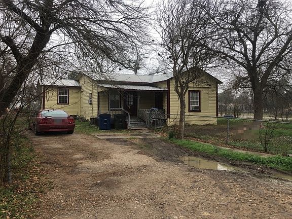 3rd image of 1985 Lee St