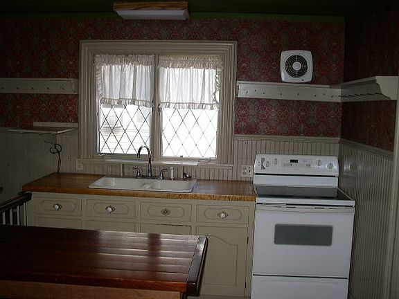 2nd image of 1721 Cumberland St