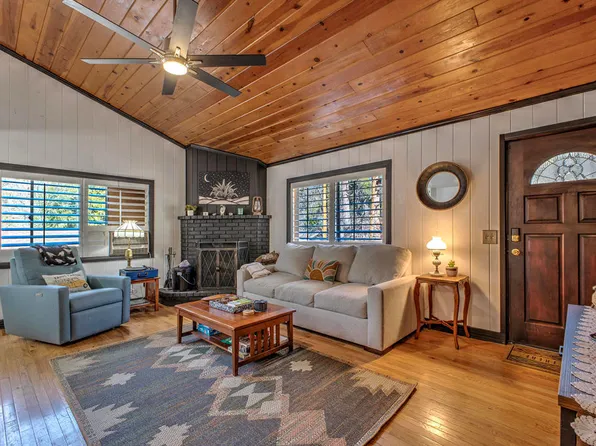 26695 Lake Ln, Idyllwild, CA 92549