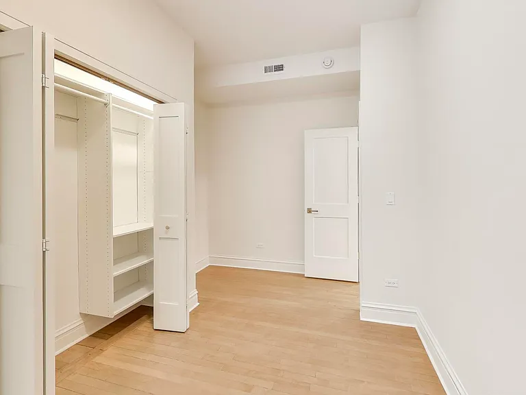 E Madison Park — Photo 28