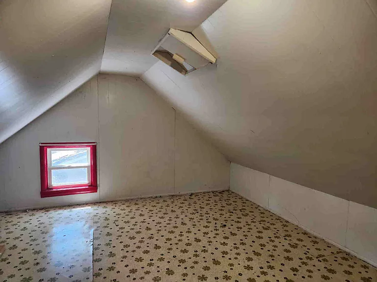 143 Brockway Ave #UPPER — Photo 8
