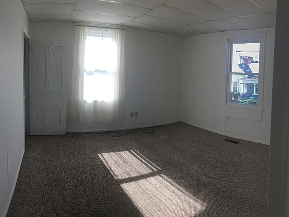 3rd image of 305 Guffey St #2